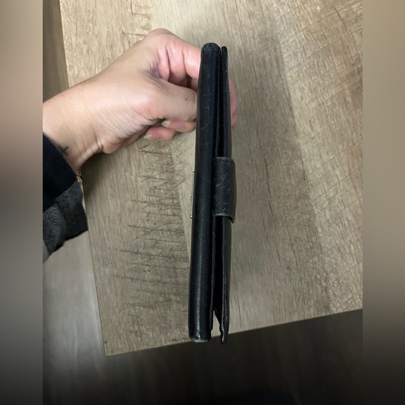 Chanel Caviar along Zippy Wallet - Picture 4 of 8